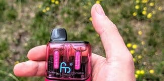 Fumot Ultra T32000 Review: Switch Flavours, Not Devices fumot ultra t3200 in hand