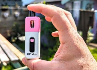 Innokin Z Pod Nano in hand