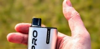 IVG Pro Review: Best Big Puff Pod Vape for UK Vapers in 2025? ivg pro vape in hand